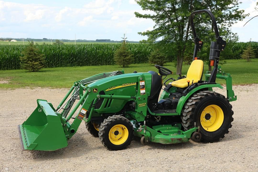 Image of John Deere 2720 Primary image