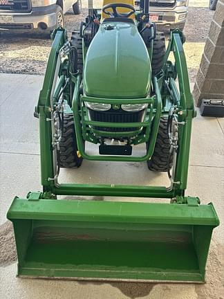 Image of John Deere 2720 equipment image 2