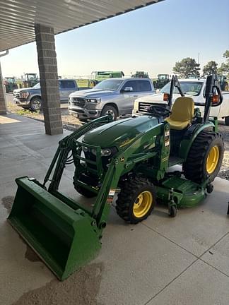 Image of John Deere 2720 equipment image 2