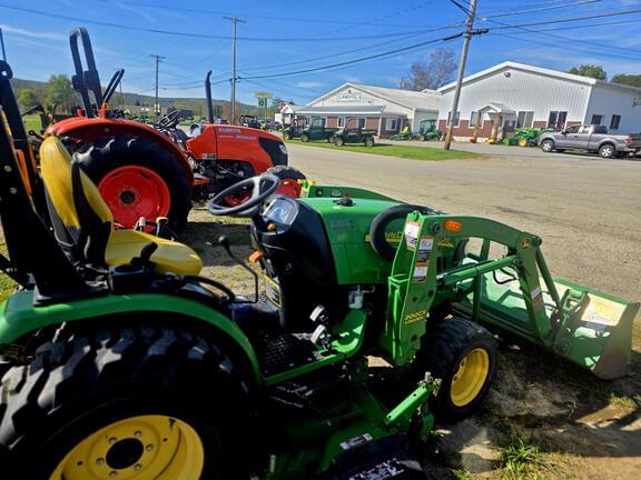 Image of John Deere 2720 equipment image 2