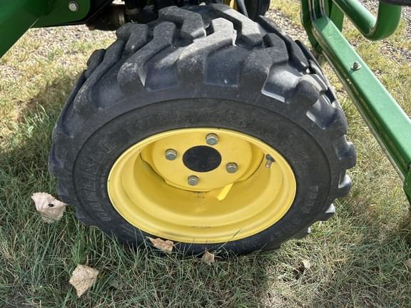 Image of John Deere 2720 equipment image 3