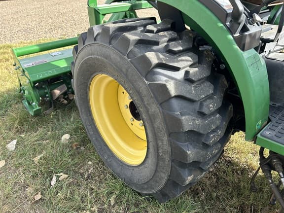 Image of John Deere 2720 equipment image 4