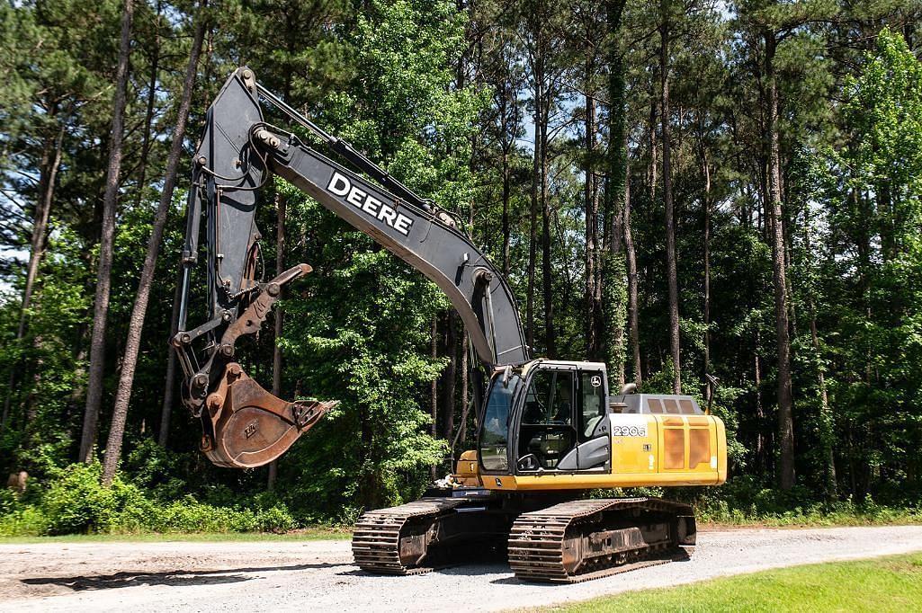 Image of John Deere 290G LC Primary image