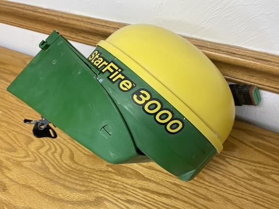 Image of John Deere StarFire 3000 Image 0