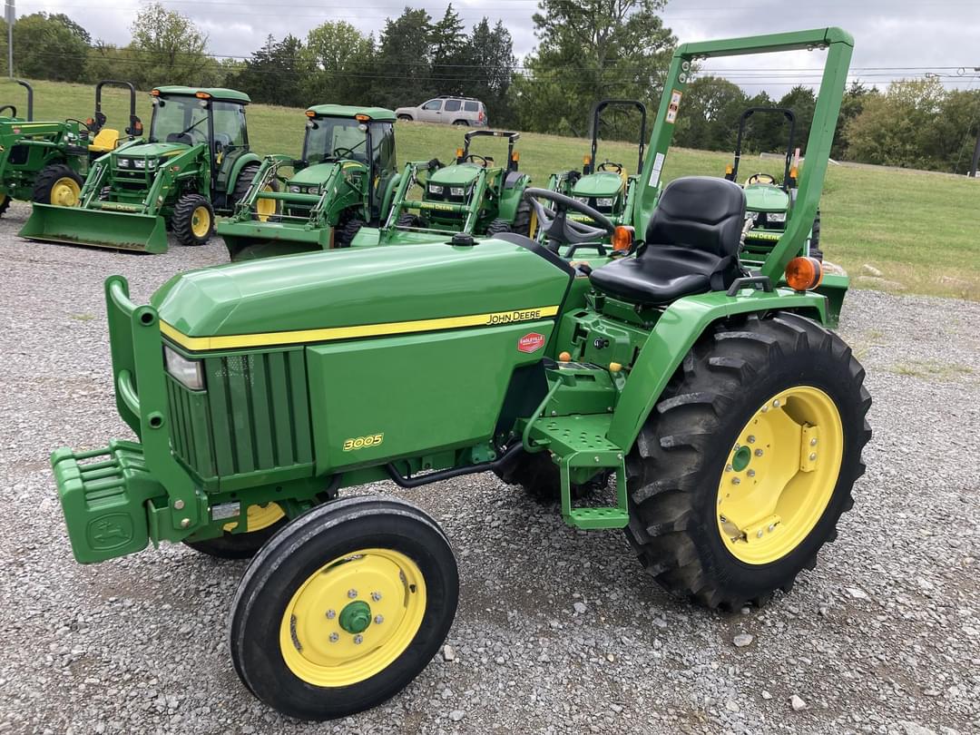 Image of John Deere 3005 Primary image
