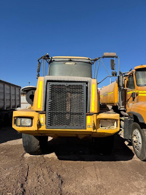 Image of John Deere 300D equipment image 1