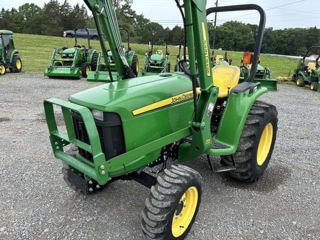 Image of John Deere 3032E equipment image 1