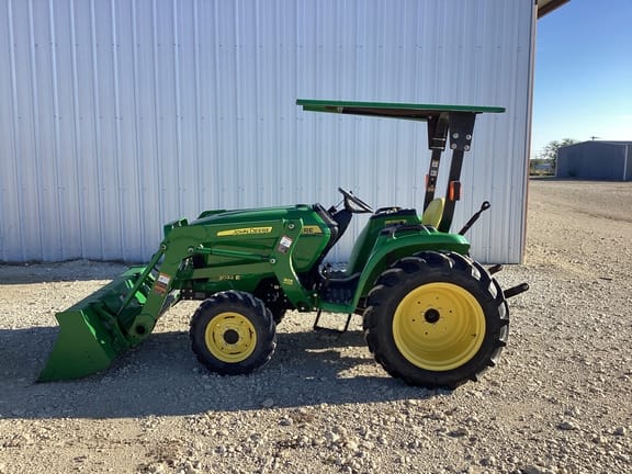 Main image John Deere 3032E
