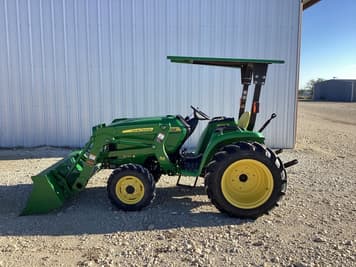 Main image John Deere 3032E