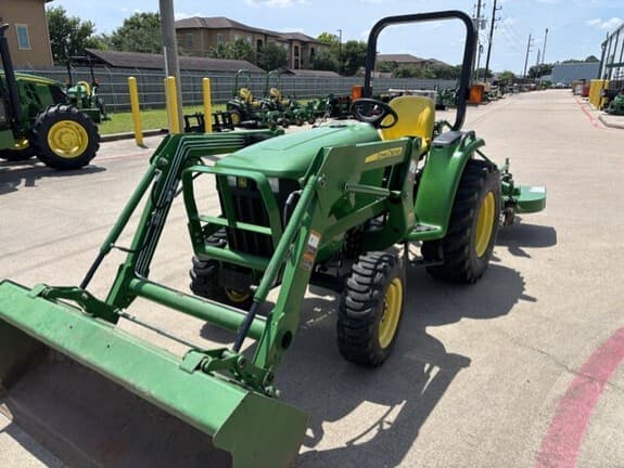 Image of John Deere 3032E equipment image 1