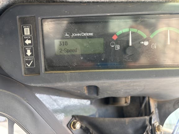 Image of John Deere 318D equipment image 4