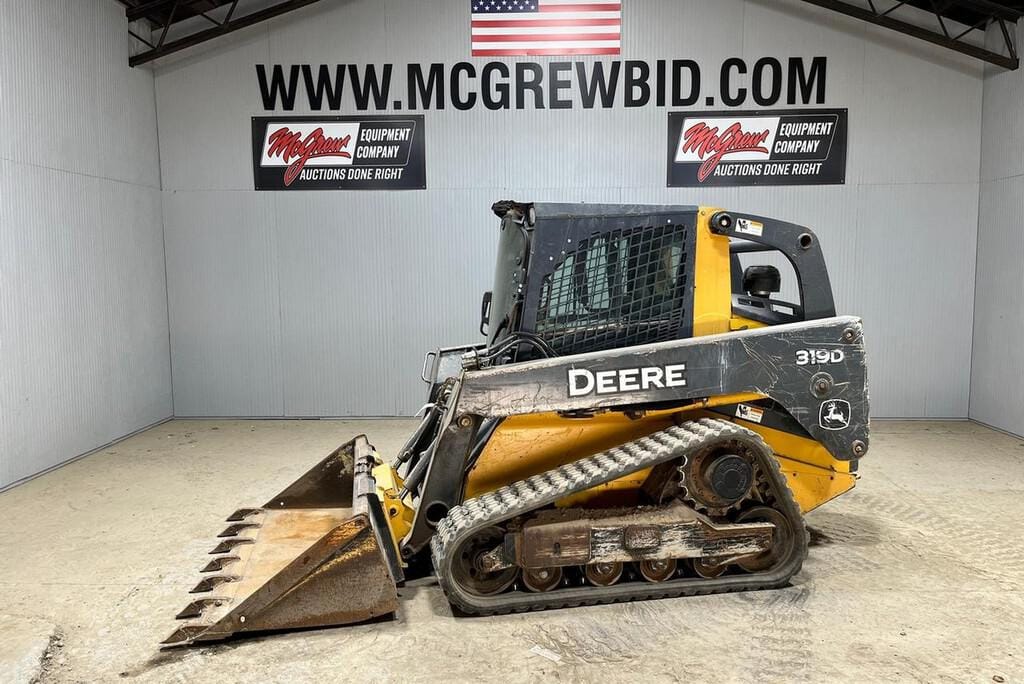 Main image John Deere 319D