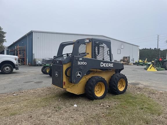 Image of John Deere 320D equipment image 2