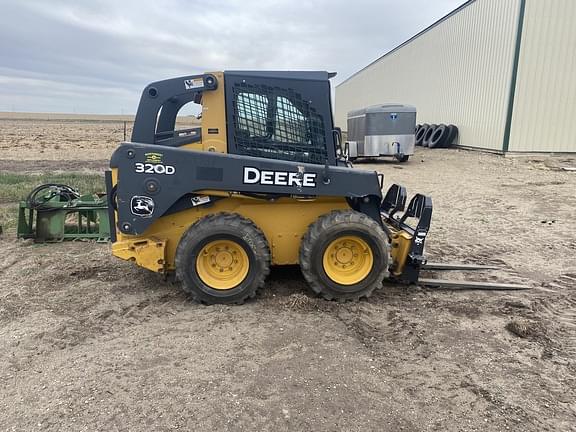 Image of John Deere 320D equipment image 2