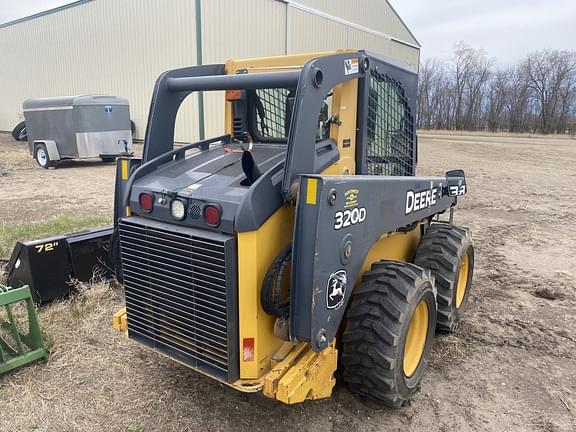 Image of John Deere 320D equipment image 3