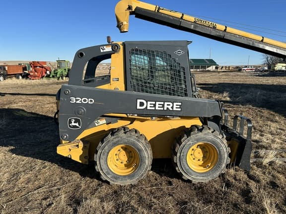 Image of John Deere 320D equipment image 3