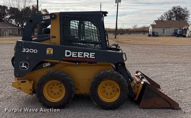 Image of John Deere 320D equipment image 3