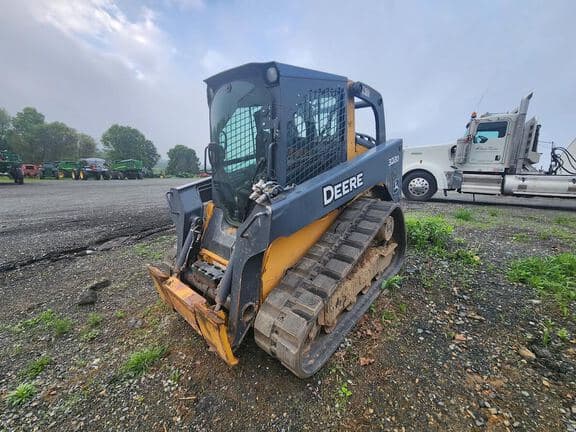 Image of John Deere 323D equipment image 3