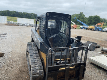 Main image John Deere 323D