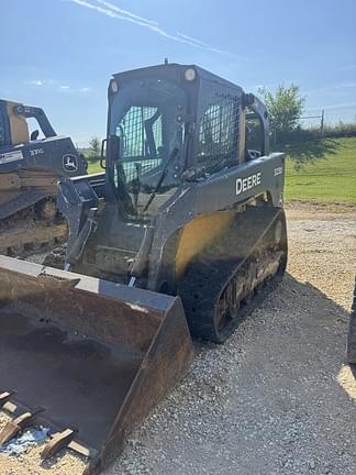 Image of John Deere 323D equipment image 2