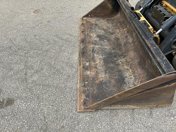 Image of John Deere 323D equipment image 3