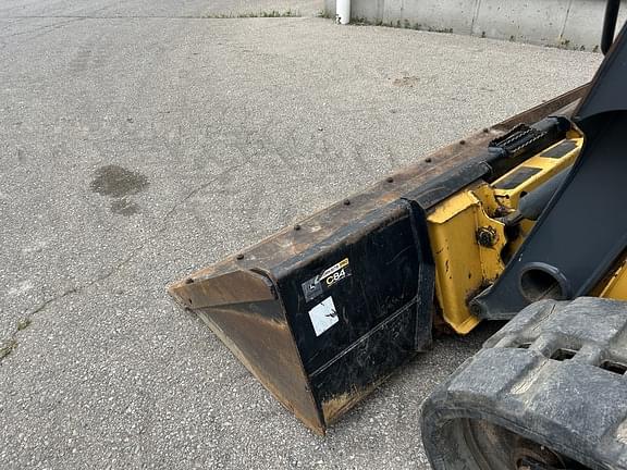 Image of John Deere 323D equipment image 3