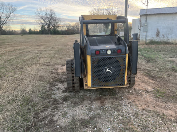 Image of John Deere 323D equipment image 1