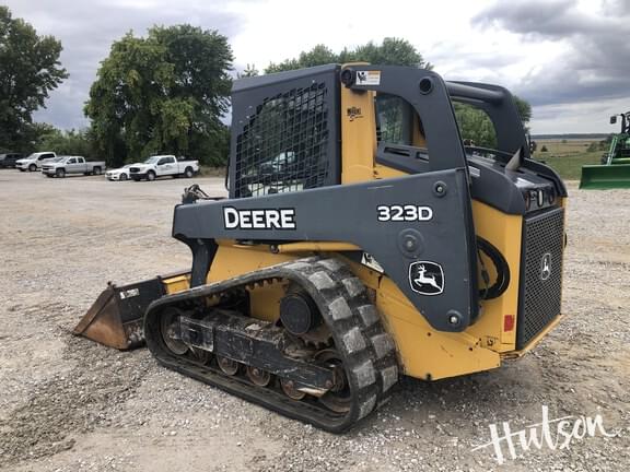 Image of John Deere 323D equipment image 2