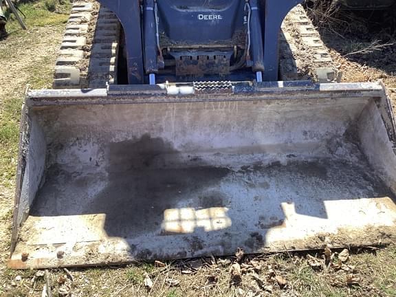 Image of John Deere 323D equipment image 4