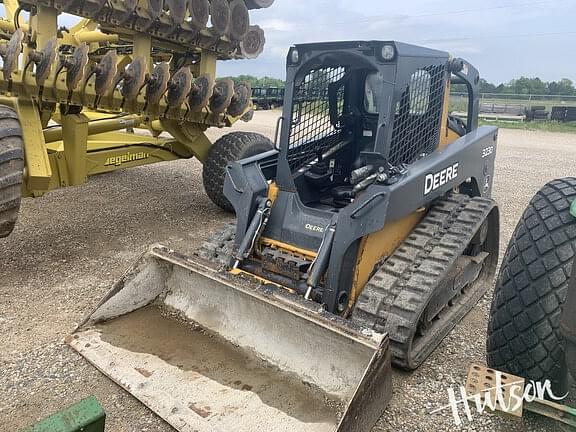 Image of John Deere 323D equipment image 1