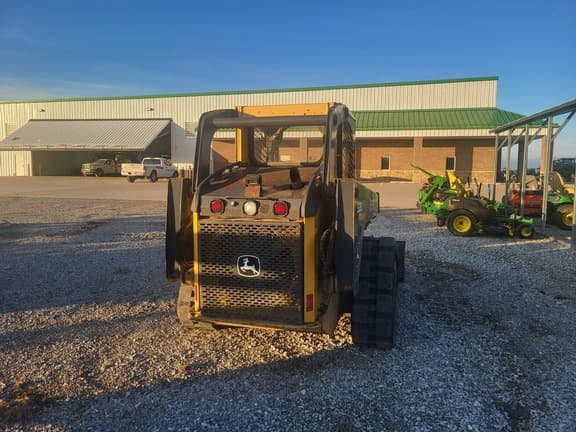 Image of John Deere 323D equipment image 3