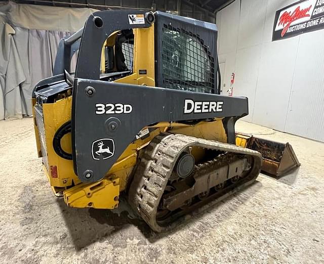 Image of John Deere 323D equipment image 4