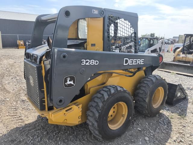 Image of John Deere 328D equipment image 4