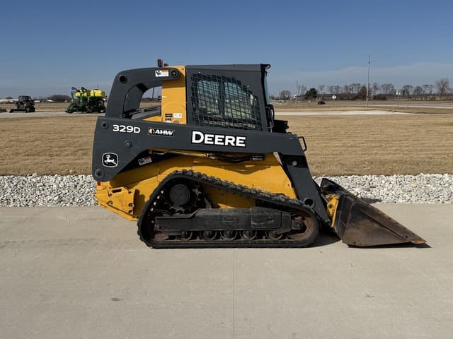 Image of John Deere 329D equipment image 4