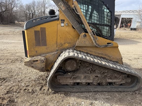 Image of John Deere 329D equipment image 2