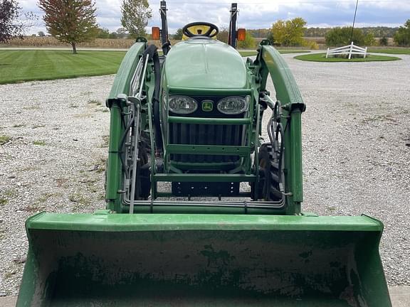 Image of John Deere 3320 equipment image 3