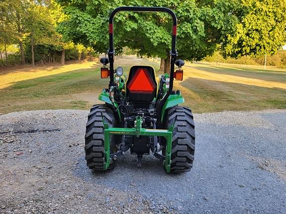 Image of John Deere 3320 equipment image 3