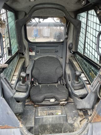 Image of John Deere 333D equipment image 4