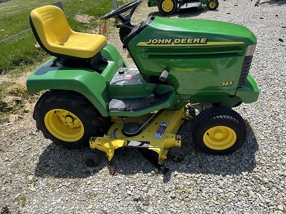 Image of John Deere 345 equipment image 3