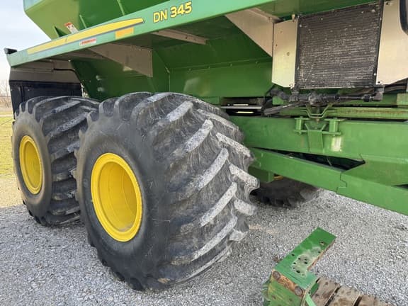 Image of John Deere DN345 equipment image 2