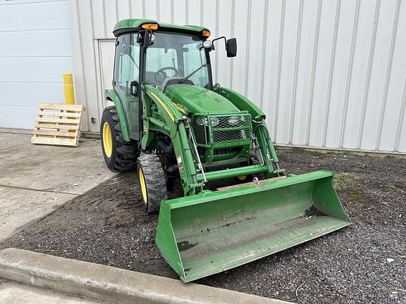 Image of John Deere 3520 equipment image 2