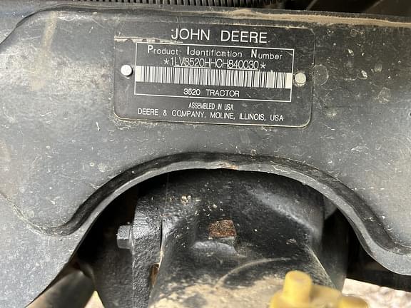 Image of John Deere 3520 equipment image 3