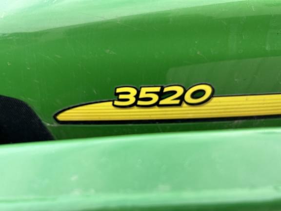 Image of John Deere 3520 equipment image 4