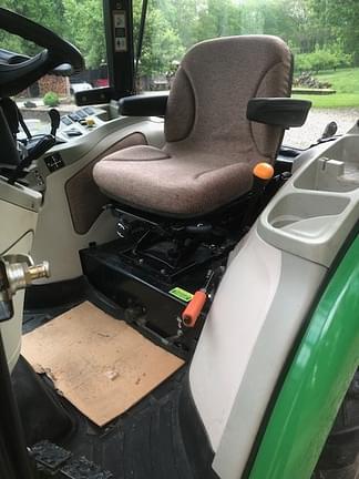 Image of John Deere 3520 equipment image 4