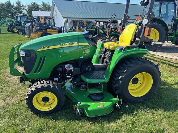 Image of John Deere 3520 equipment image 4