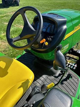 Image of John Deere 3520 equipment image 3