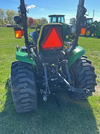 Image of John Deere 3520 equipment image 1