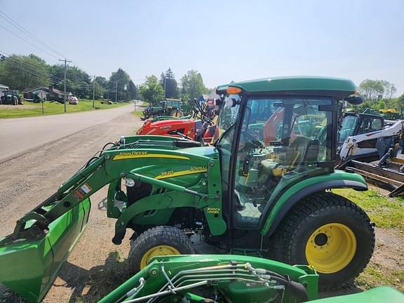 Image of John Deere 3520 equipment image 1