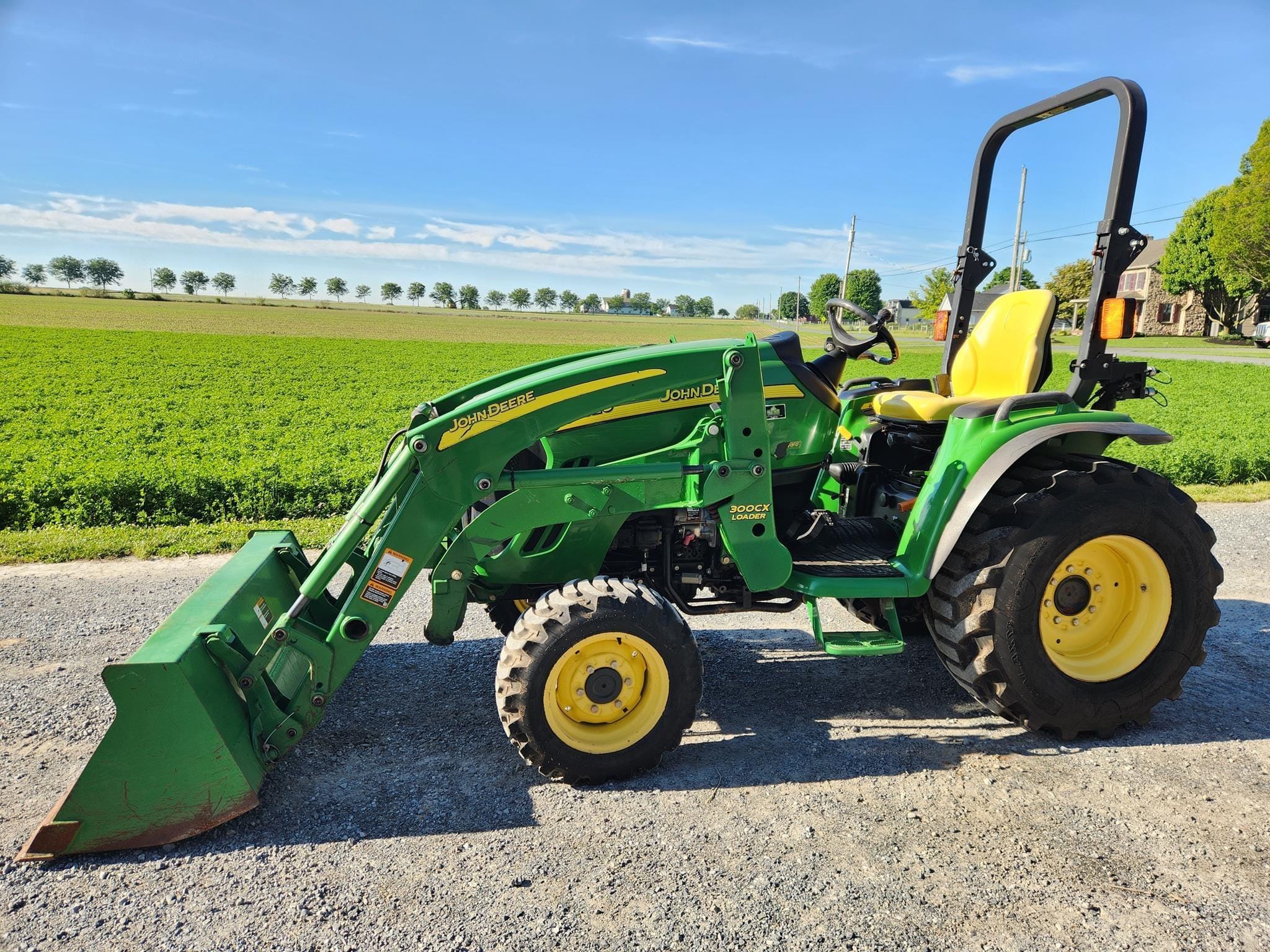 2012 John Deere 3520 Equipment Image0