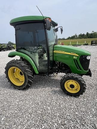 Image of John Deere 3520 equipment image 3